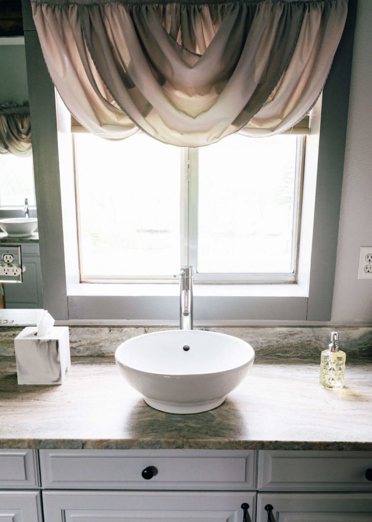 White sink at Crooked Willow Farms wedding venue